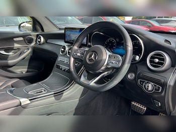 Used Mercedes-Benz GLC 2019 for sale - 76112251: Photo 3