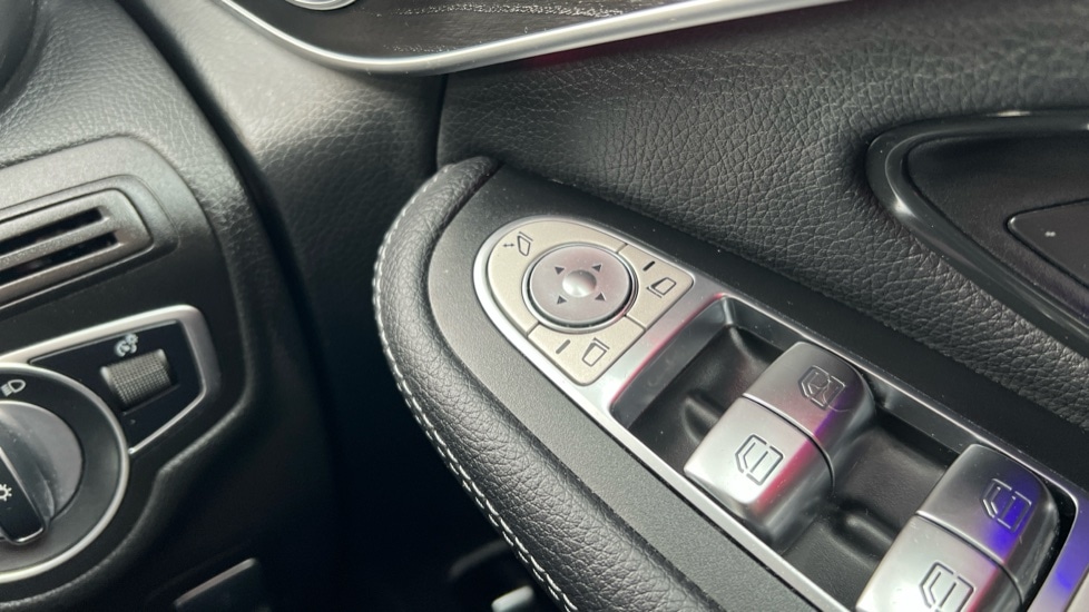 Used Mercedes-Benz GLC 2019 for sale - 76112251: Photo 50