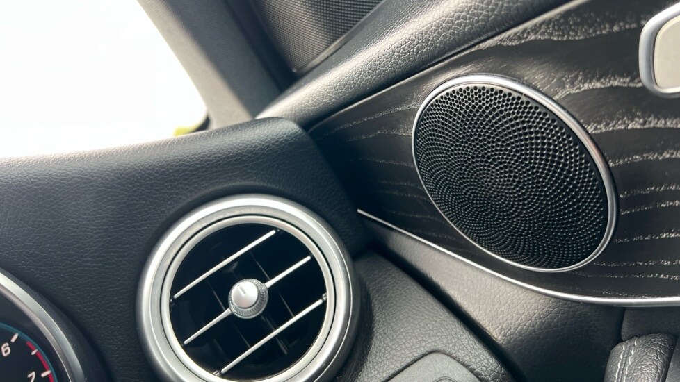 Used Mercedes-Benz GLC 2019 for sale - 76112251: Photo 51