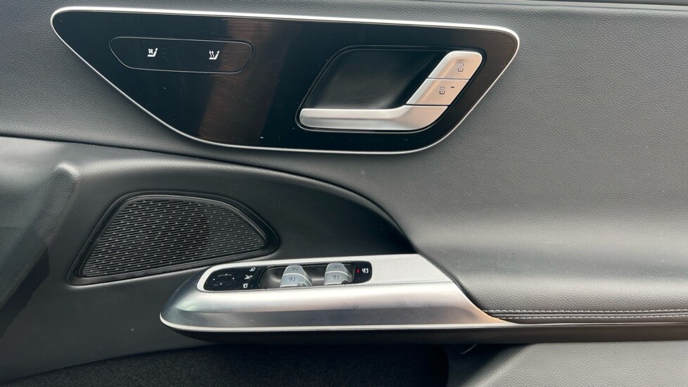 Used Mercedes-Benz E Class 2024 for sale - 76766101: Photo 37