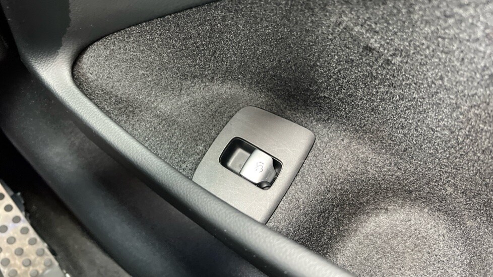 Used Mercedes-Benz E Class 2024 for sale - 76766101: Photo 55