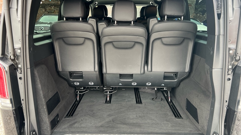 Used Mercedes-Benz V-Class 2024 for sale - 77025338: Photo 17