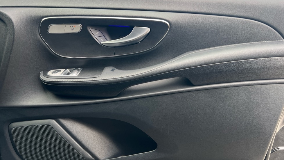 Used Mercedes-Benz V-Class 2024 for sale - 77025338: Photo 37