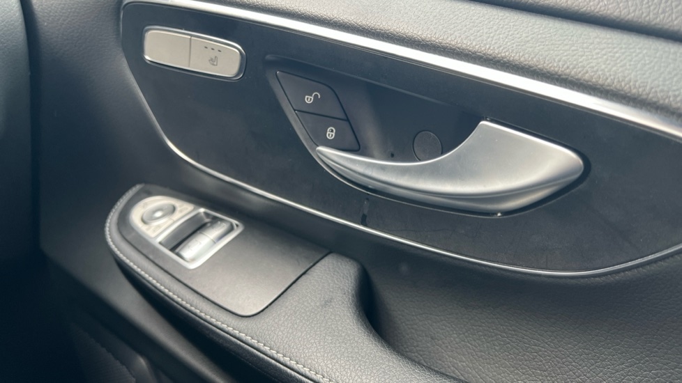 Used Mercedes-Benz V-Class 2024 for sale - 77025338: Photo 50