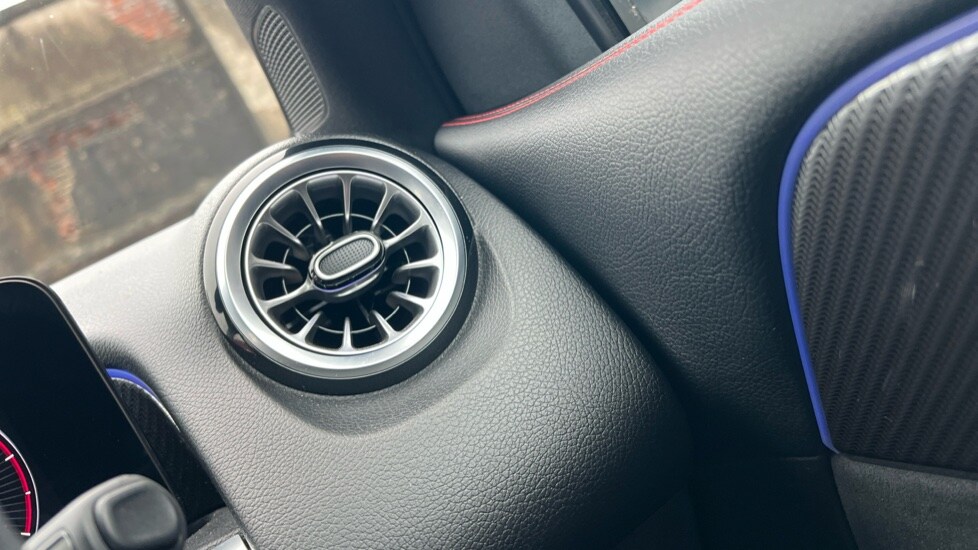 Used Mercedes-Benz GLB 2024 for sale - 76466227: Photo 53