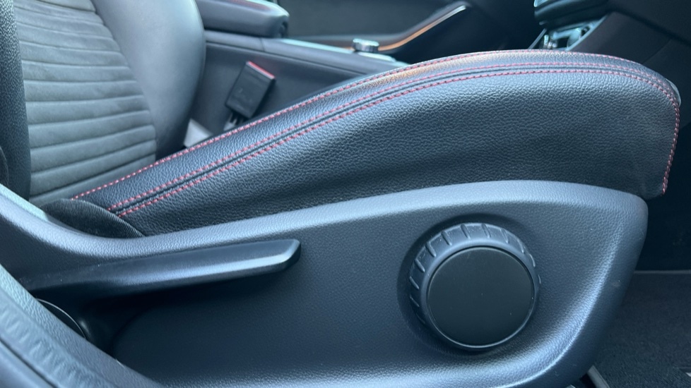 Used Mercedes-Benz GLA 2018 for sale - 77021889: Photo 38