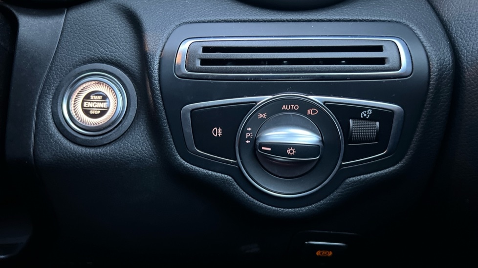 Used Mercedes-Benz C Class 2021 for sale - 76999519: Photo 53