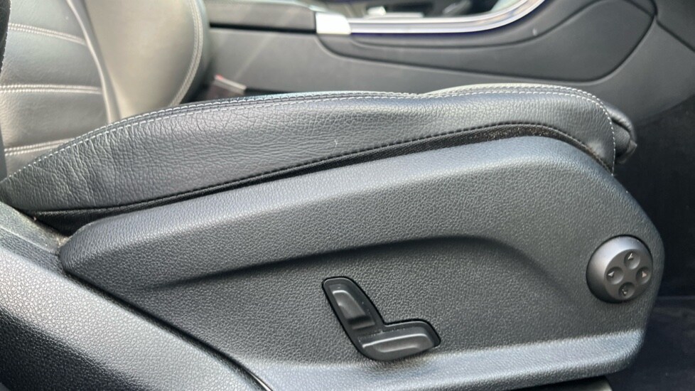 Used Mercedes-Benz GLC 2022 for sale - 76888629: Photo 39