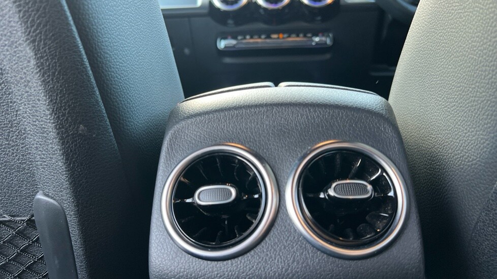 Used Mercedes-Benz GLB 2022 for sale - 76393660: Photo 36