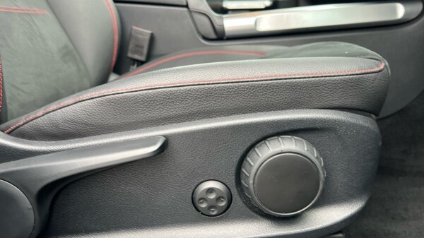 Used Mercedes-Benz GLB 2025 for sale - 76272976: Photo 39