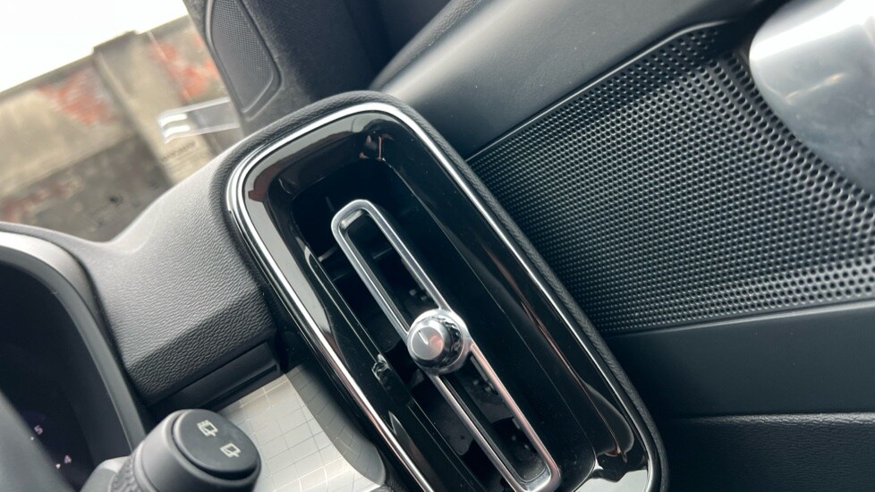 Used Volvo XC40 2022 for sale - 76415145: Photo 49