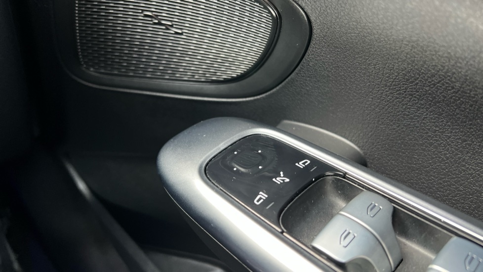 Used Mercedes-Benz C Class 2022 for sale - 76328226: Photo 48