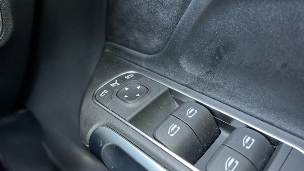 Used Mercedes-Benz GLB 2024 for sale - 76086820: Photo 52