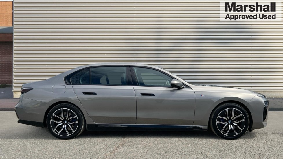 Used BMW i7 2024 for sale - 76766111: Photo 2