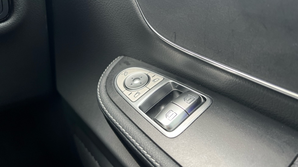 Used Mercedes-Benz V-Class 2024 for sale - 76766078: Photo 51