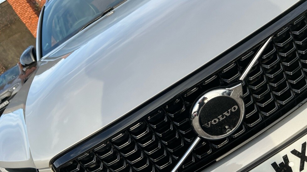 Used Volvo XC40 2023 for sale - 76960054: Photo 16