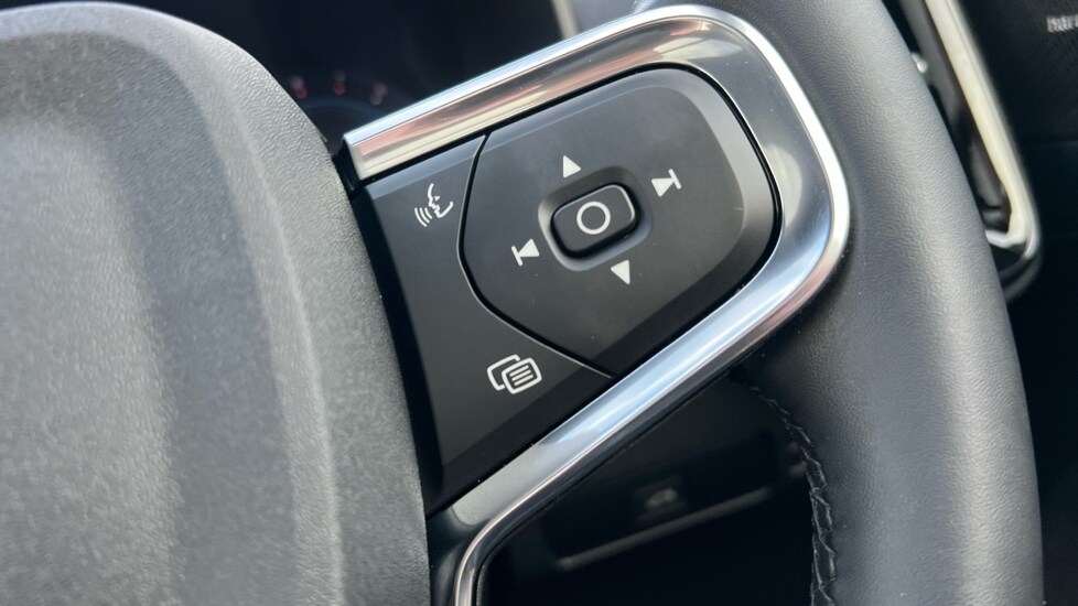 Used Volvo XC40 2023 for sale - 76960054: Photo 22