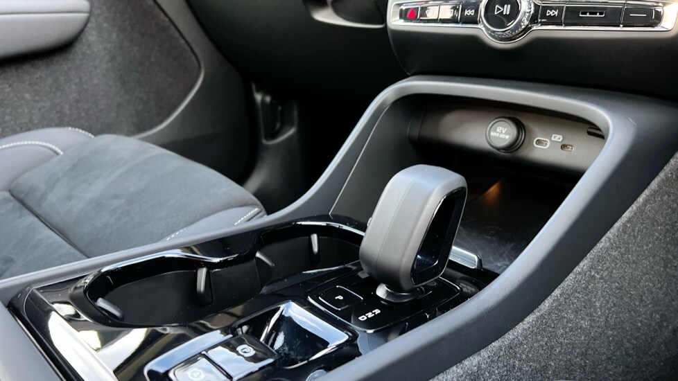 Used Volvo XC40 2023 for sale - 76960054: Photo 28