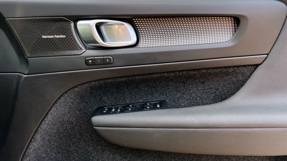 Used Volvo XC40 2023 for sale - 76960054: Photo 30