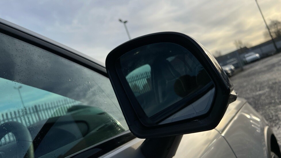 Used Volvo XC40 2023 for sale - 76960054: Photo 41