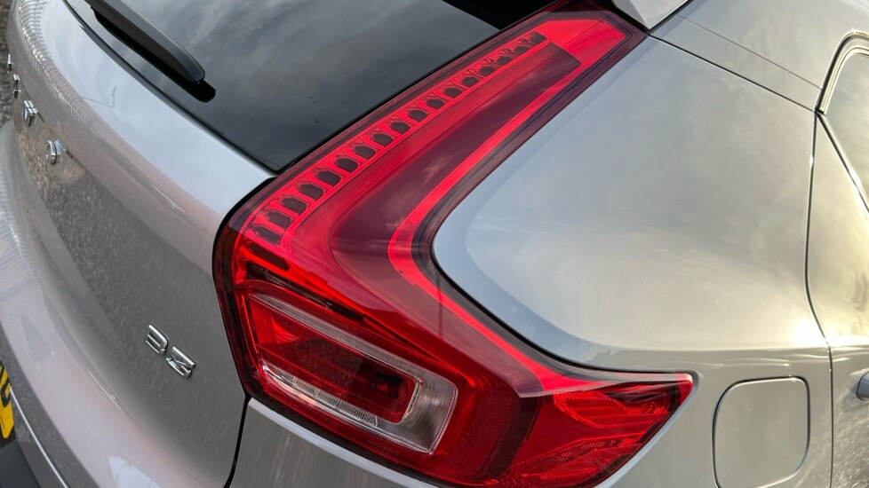 Used Volvo XC40 2023 for sale - 76960054: Photo 46