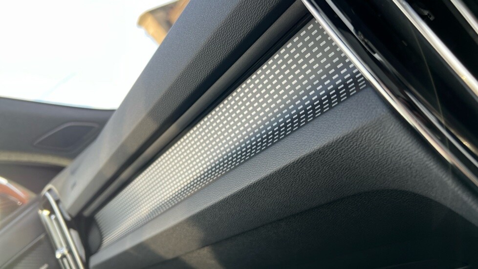 Used Volvo XC40 2023 for sale - 76960054: Photo 54