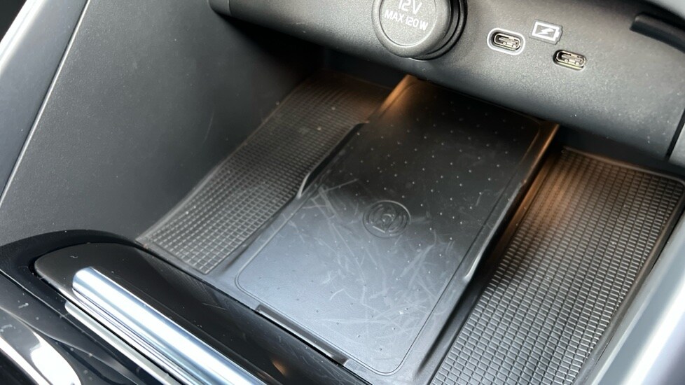 Used Volvo XC40 2023 for sale - 76960054: Photo 55