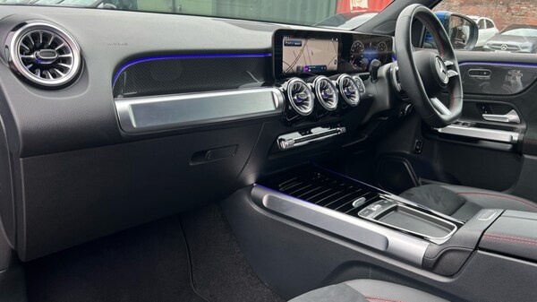 Used Mercedes-Benz GLB 2024 for sale - 76086676: Photo 11