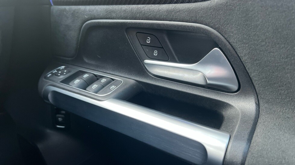 Used Mercedes-Benz GLB 2024 for sale - 76466331: Photo 51