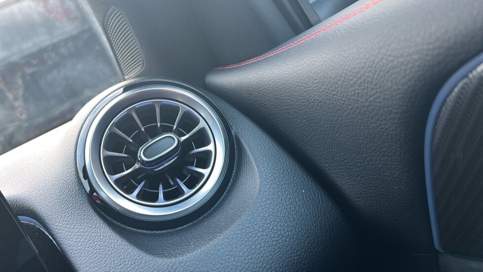 Used Mercedes-Benz GLB 2024 for sale - 76466331: Photo 53