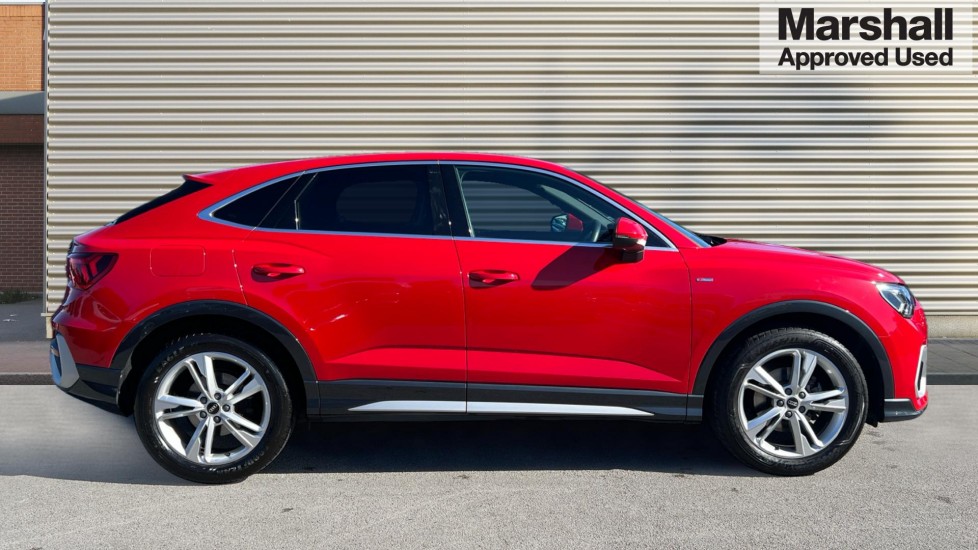 Used Audi Q3 2023 for sale - 76954430: Photo 2