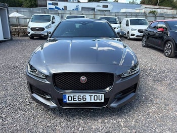 Used Jaguar XE 2017 for sale - 79392491: Photo