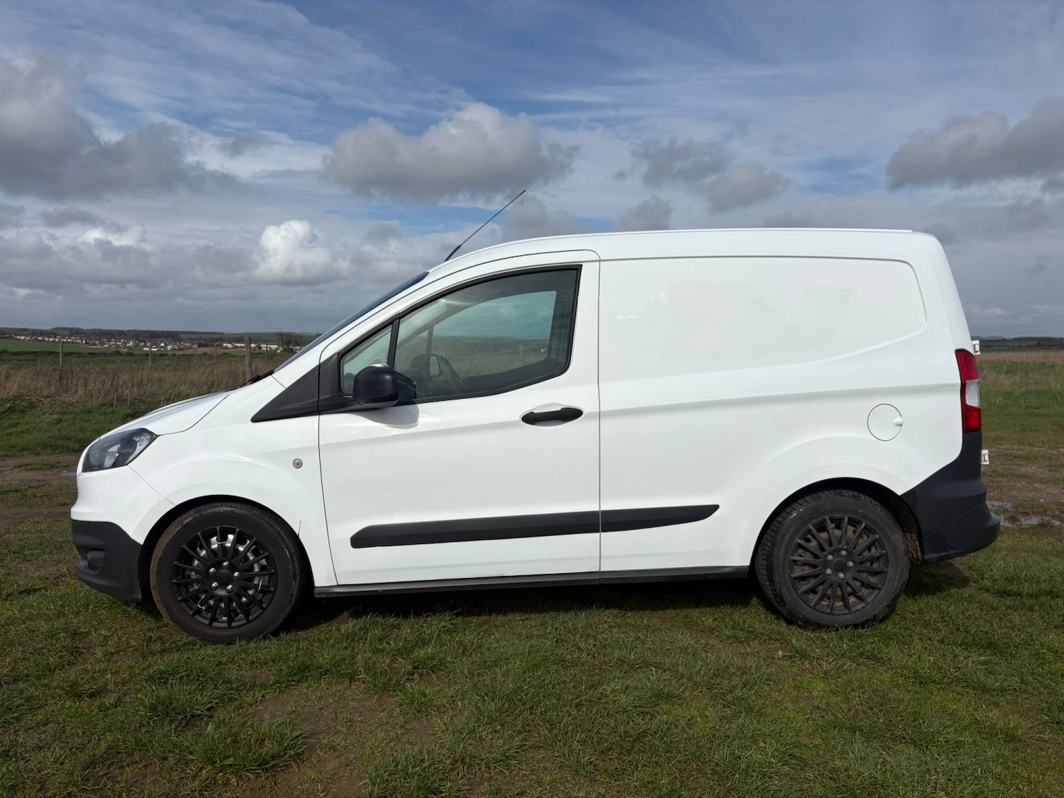 Used Ford Transit Courier 2016 for sale - 78004435: Photo 10