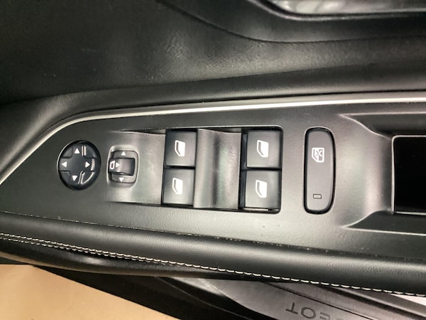 Used Peugeot 3008 2018 for sale - 76189054: Photo 28
