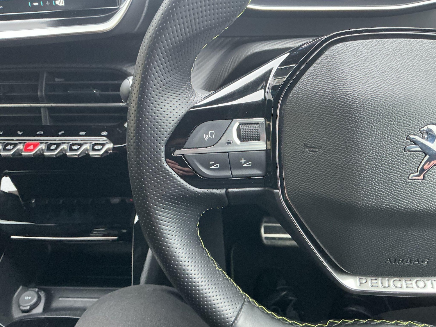 Used Peugeot 2008 2022 for sale - 77559072: Photo 7