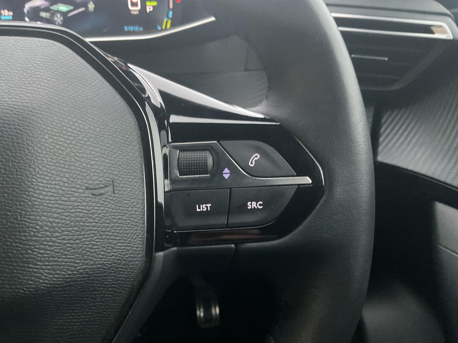 Used Peugeot E-2008 2023 for sale - 77345608: Photo 17