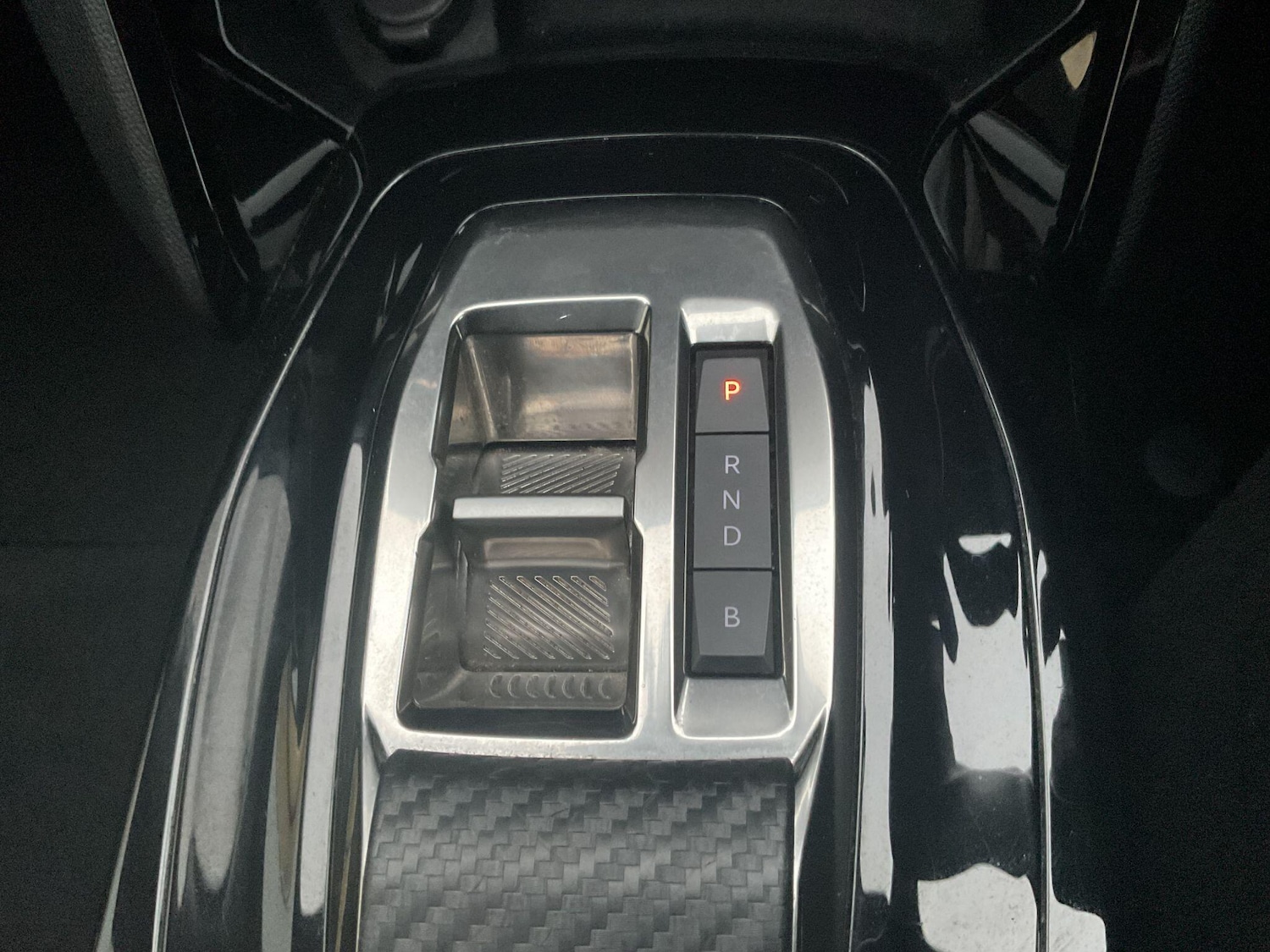 Used Peugeot E-2008 2023 for sale - 77345608: Photo 22