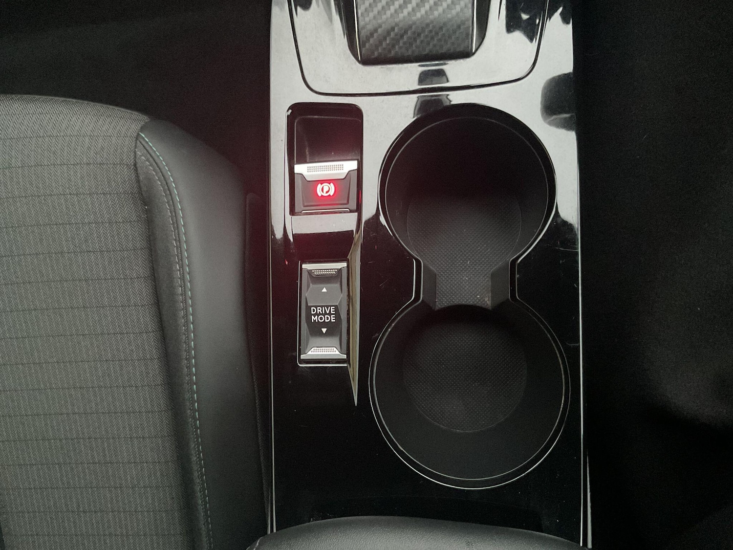 Used Peugeot E-2008 2023 for sale - 77345608: Photo 23