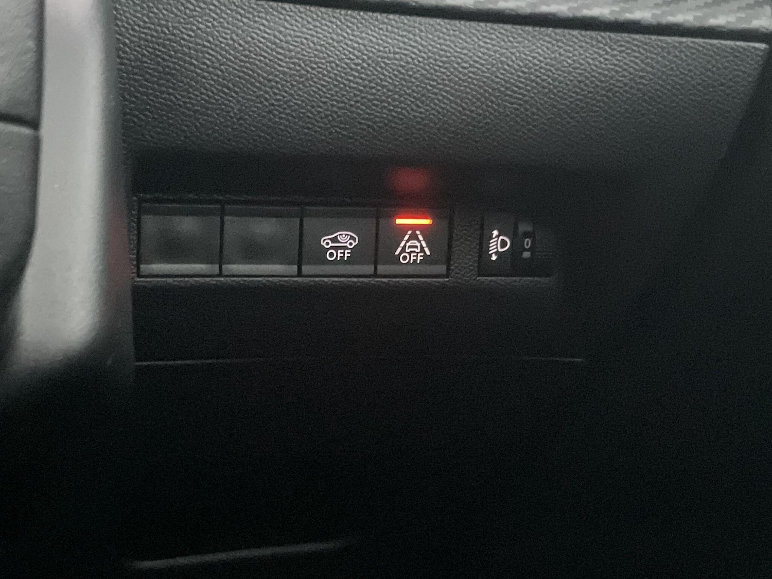 Used Peugeot E-2008 2023 for sale - 77345608: Photo 25