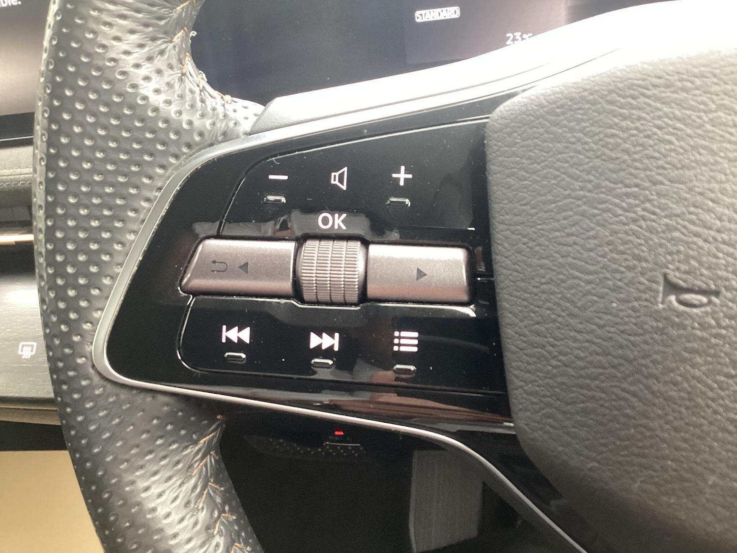 Used Nissan ARIYA 2024 for sale - 76380838: Photo 28