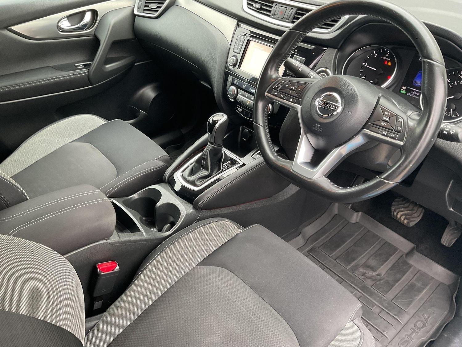 Used Nissan Qashqai for sale - 77768211: Photo 31