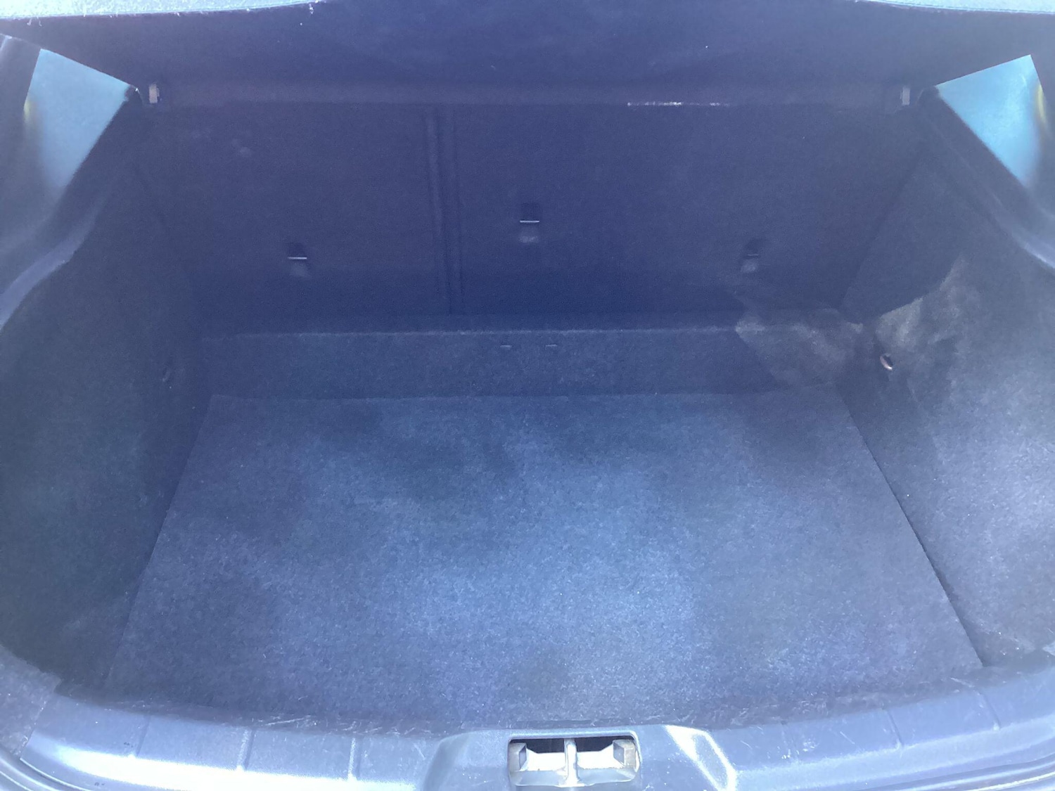 Used Volvo V40 2017 for sale - 76059909: Photo 25