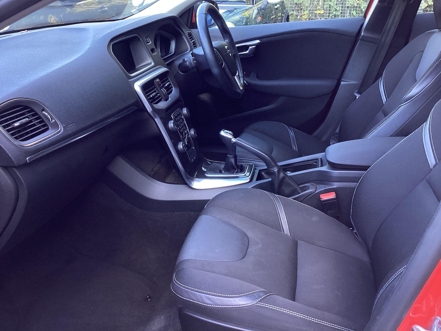 Used Volvo V40 2017 for sale - 76059909: Photo 27
