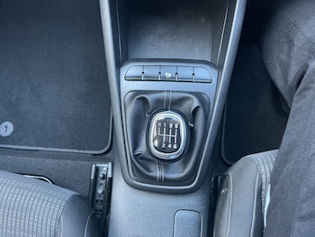 Used Kia Stonic 2021 for sale - 78447704: Photo