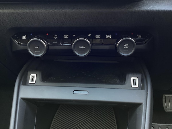 Used Citroen e-C4 2022 for sale - 76189750: Photo 28