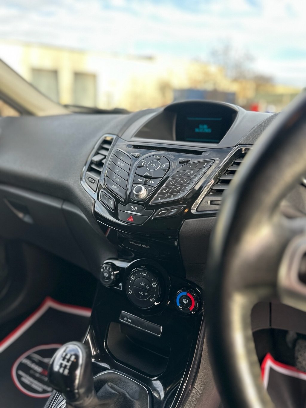 Used Ford Fiesta 2015 for sale - 76821087: Photo 25