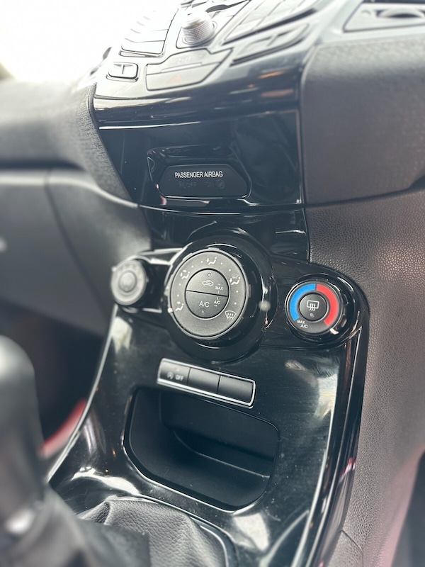 Used Ford Fiesta 2017 for sale - 76267365: Photo 25
