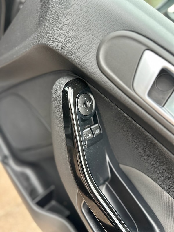 Used Ford Fiesta 2017 for sale - 76267365: Photo 32