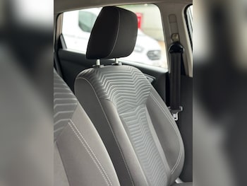 Used Ford Fiesta 2017 for sale - 76267365: Photo 3