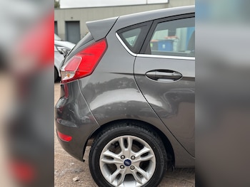 Used Ford Fiesta 2017 for sale - 76267365: Photo 4